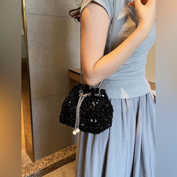 New Clutch Bag - Picture 2 of 6